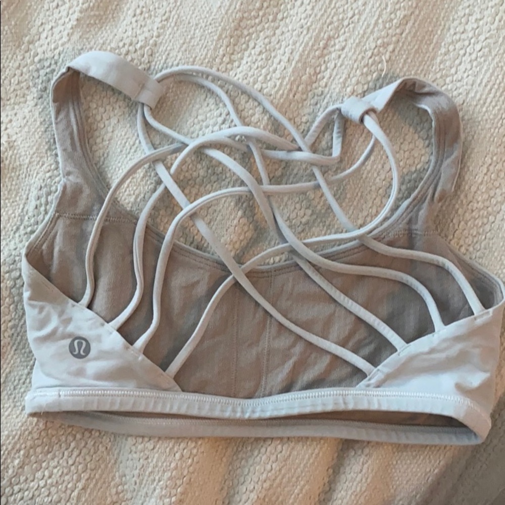 Lululemon Free To Be Wild Bra Size 4 - Picture 2 of 3